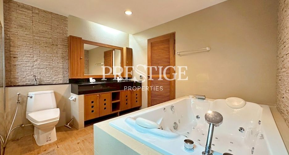 Casa en alquiler de 4 habitaciones en Huay Yai, Pattaya