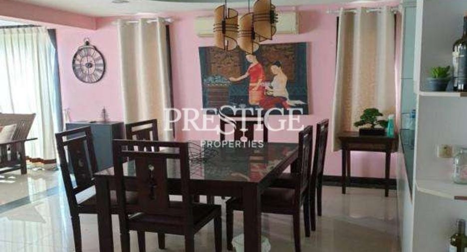 Casa en alquiler de 3 habitaciones en Bang Lamung, Chonburi