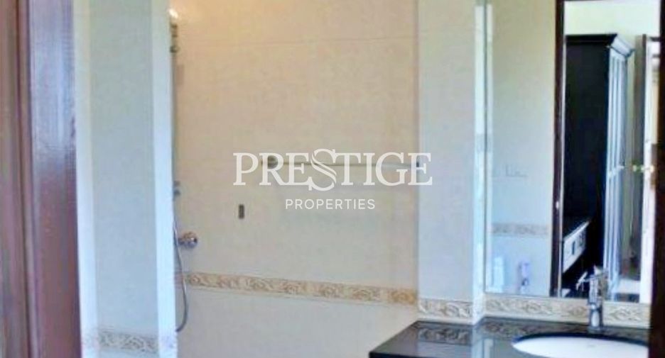 For sale and for rent 4 bedrooms house in Bang Lamung, Chonburi