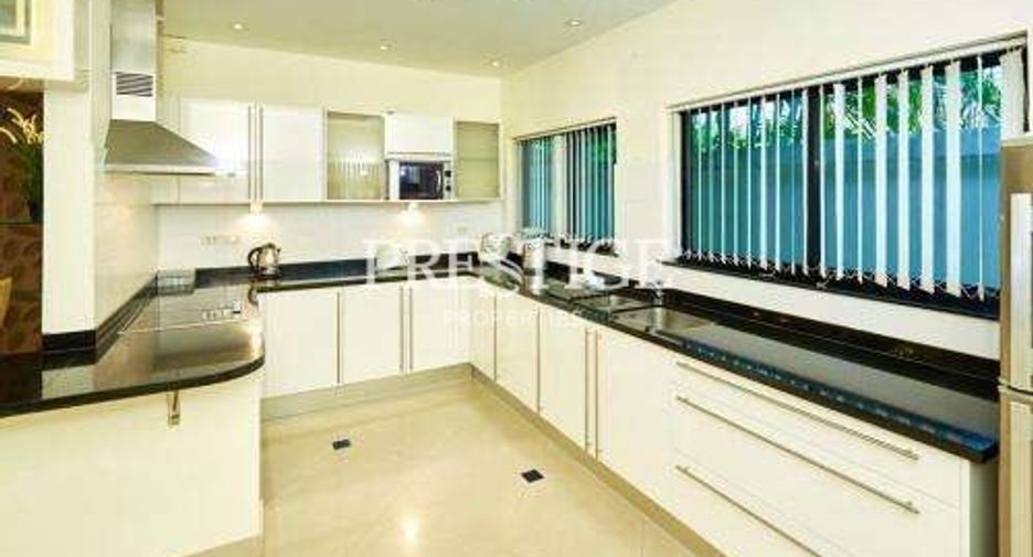 For rent 4 bedrooms house in Jomtien, Pattaya
