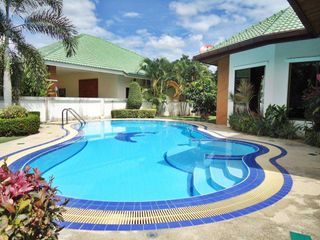 Casa en alquiler de 3 habitaciones en Ban Khai, Rayong