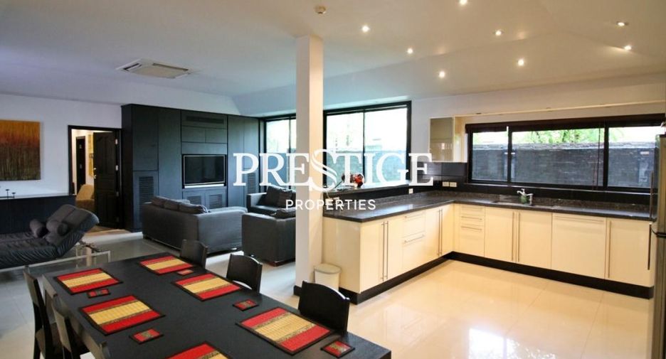 For rent 3 bedrooms house in Jomtien, Pattaya