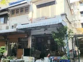 ให้เช่า 4 ห้องนอน พื้นที่ค้าปลีก ใน บางรัก, กรุงเทพฯ
