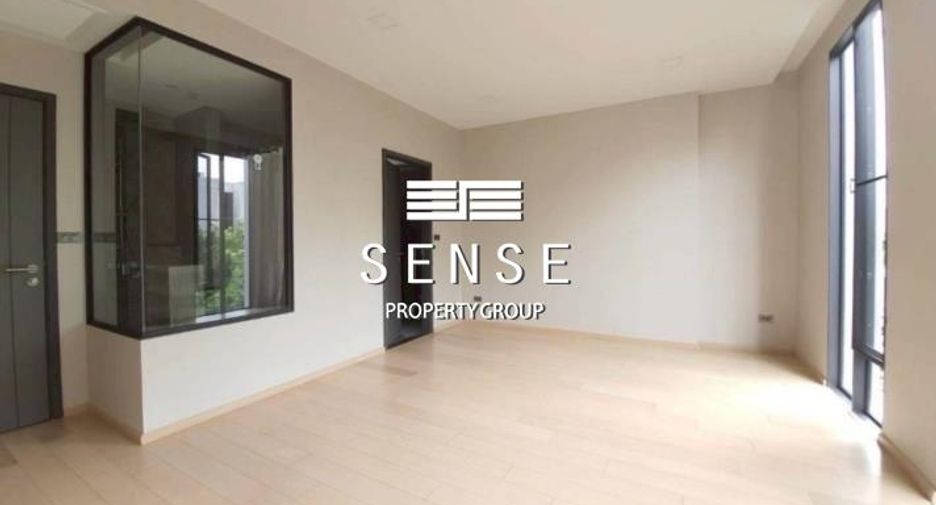 For sale 2 bedrooms condo in Huai Khwang, Bangkok