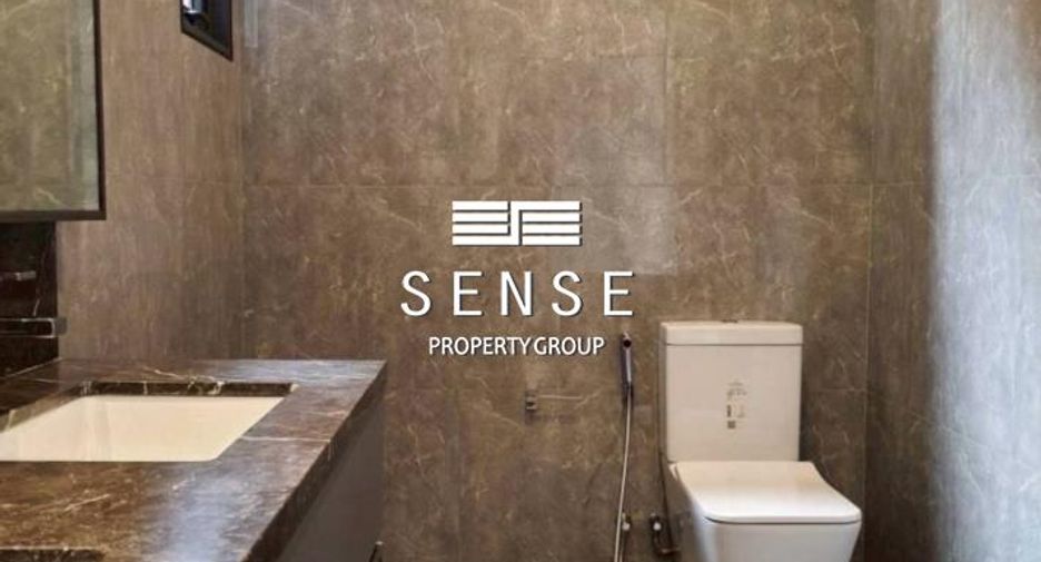 For sale 2 bedrooms condo in Huai Khwang, Bangkok