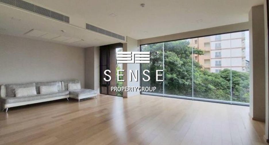 For sale 2 bedrooms condo in Huai Khwang, Bangkok