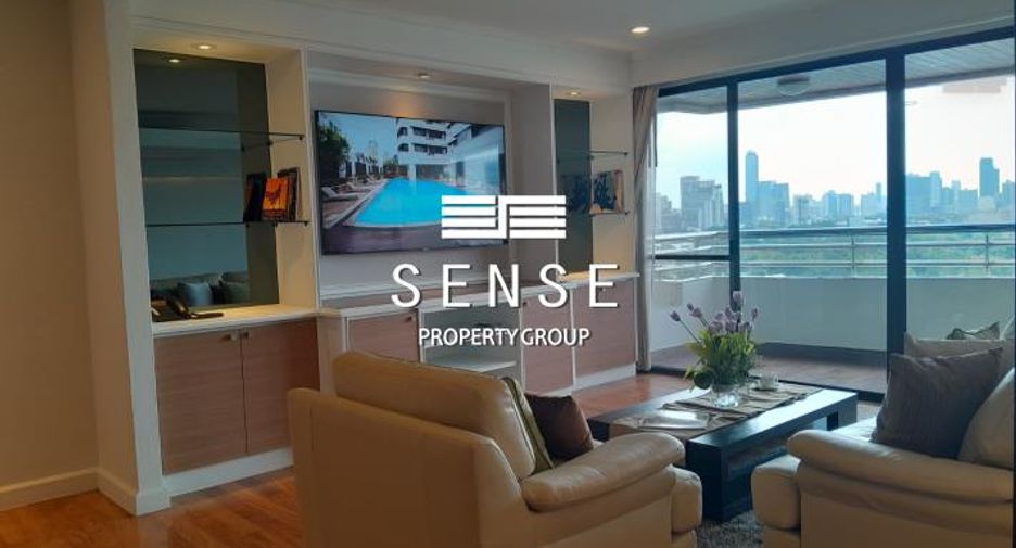 For rent 2 bedrooms condo in Khlong Toei, Bangkok