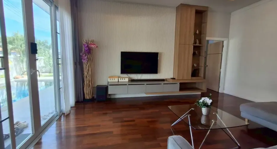 For rent 3 bedrooms house in Huay Yai, Pattaya