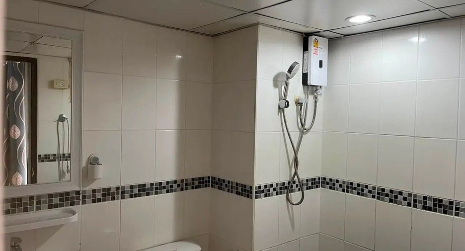 Condo en venta de estudio en Din Daeng, Bangkok