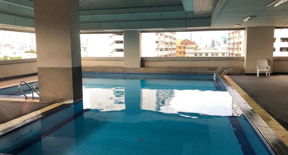 For sale 1 bed condo in Dusit, Bangkok