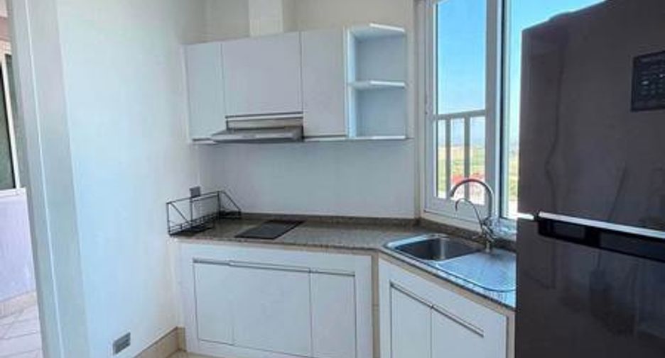 For rent 3 bedrooms condo in Jomtien, Pattaya