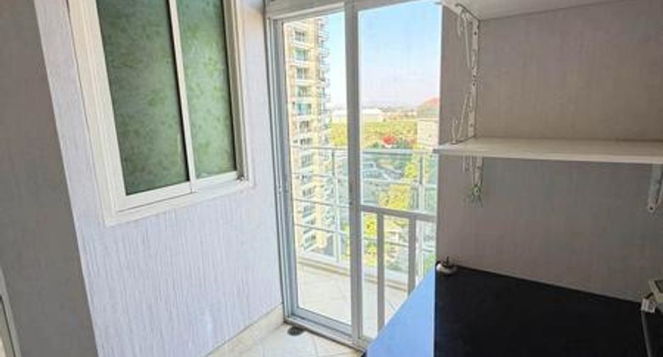For rent 3 bedrooms condo in Jomtien, Pattaya