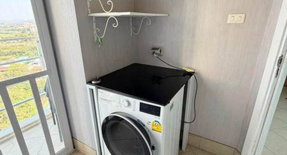 For rent 3 bedrooms condo in Jomtien, Pattaya