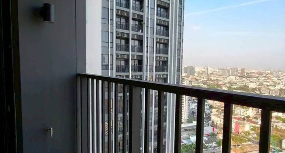 Condo en alquiler de 4 habitaciones en Watthana, Bangkok