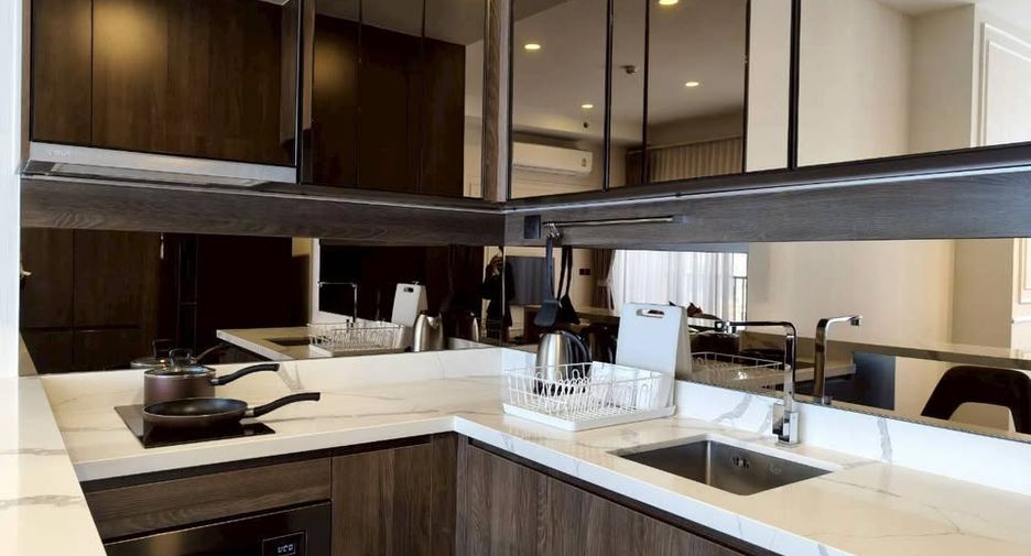 Condo en alquiler de 4 habitaciones en Watthana, Bangkok
