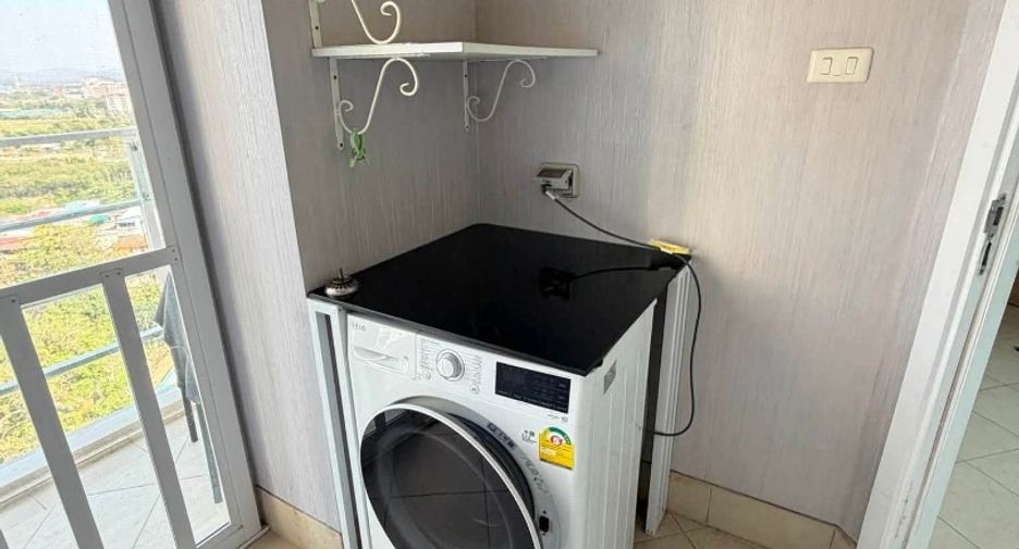 For rent 3 bedrooms condo in Jomtien, Pattaya