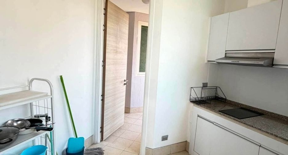 For rent 3 bedrooms condo in Jomtien, Pattaya