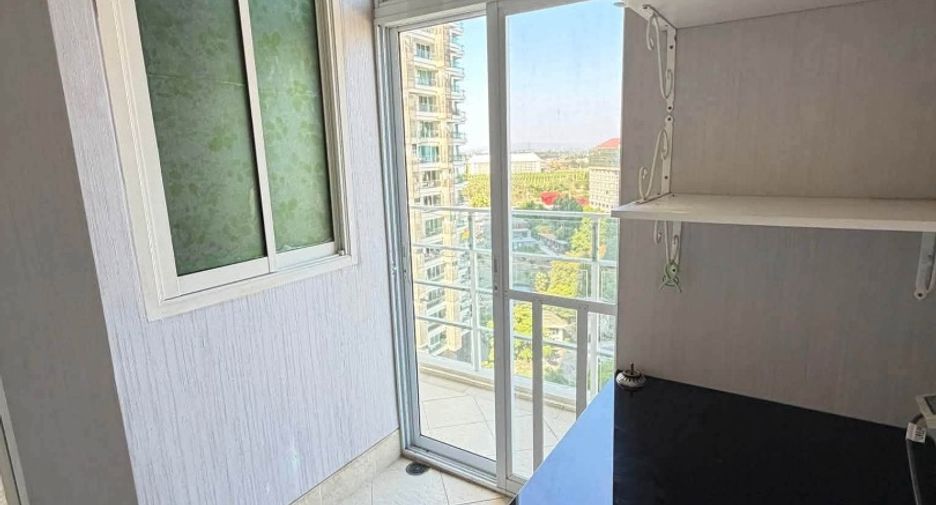 For rent 3 bedrooms condo in Jomtien, Pattaya