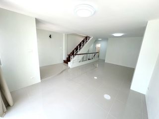 Reihenhaus zum Kauf mit 4 Zimmer in Thung Khru, Bangkok