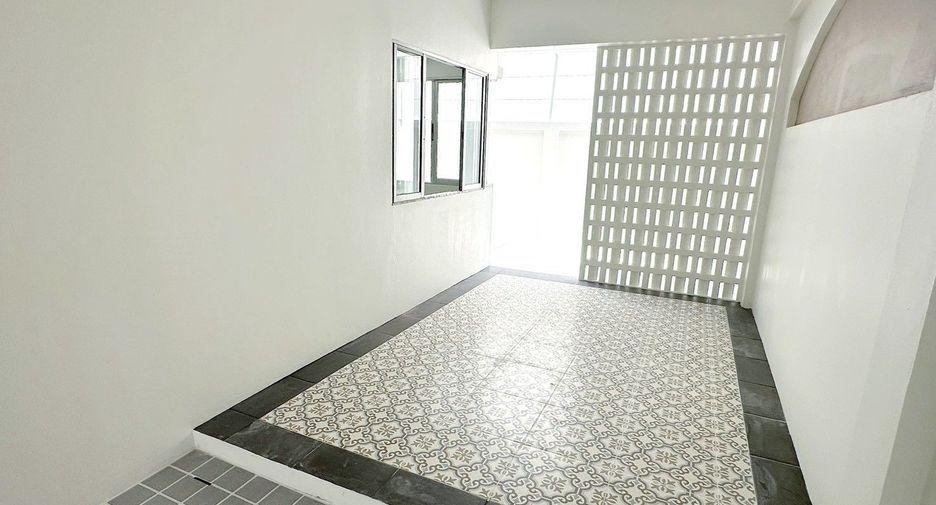 Reihenhaus zum Kauf mit 4 Zimmer in Thung Khru, Bangkok