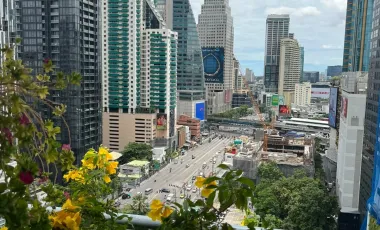 For sale 4 bedrooms condo in Khlong Toei, Bangkok
