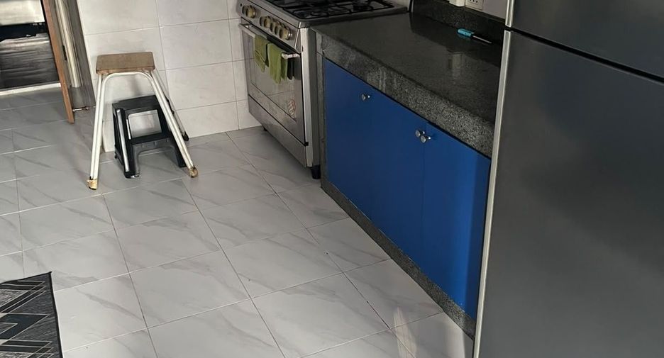 For sale 4 bedrooms condo in Khlong Toei, Bangkok