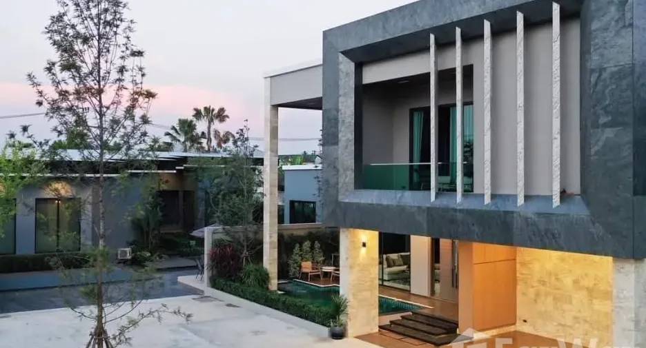 À louer 4 chambres villa à Huay Yai, Pattaya