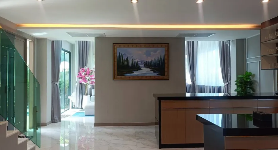 À louer 4 chambres villa à Huay Yai, Pattaya