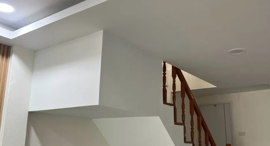 Casa adosada en venta de 2 habitaciones en Nong Chok, Bangkok