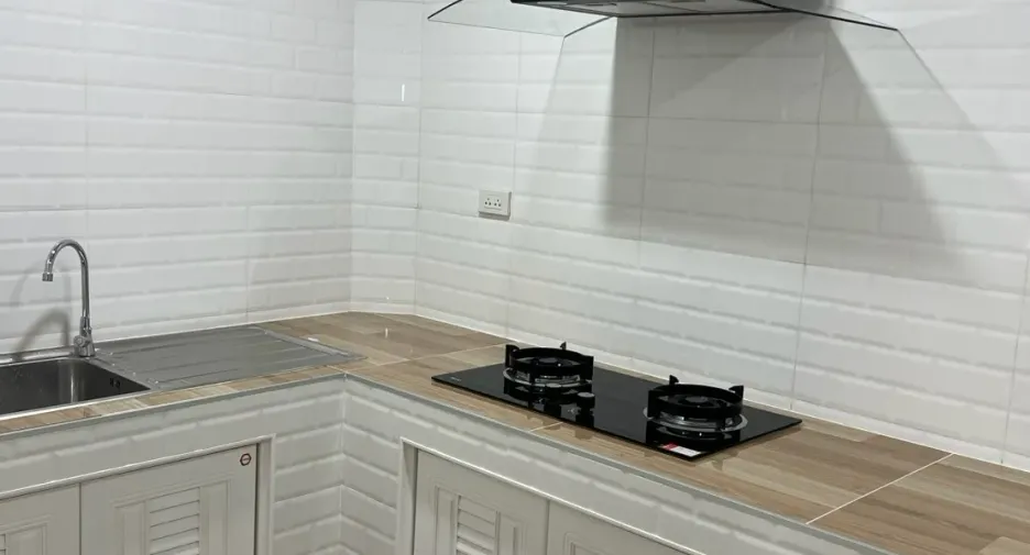 Casa adosada en venta de 2 habitaciones en Nong Chok, Bangkok
