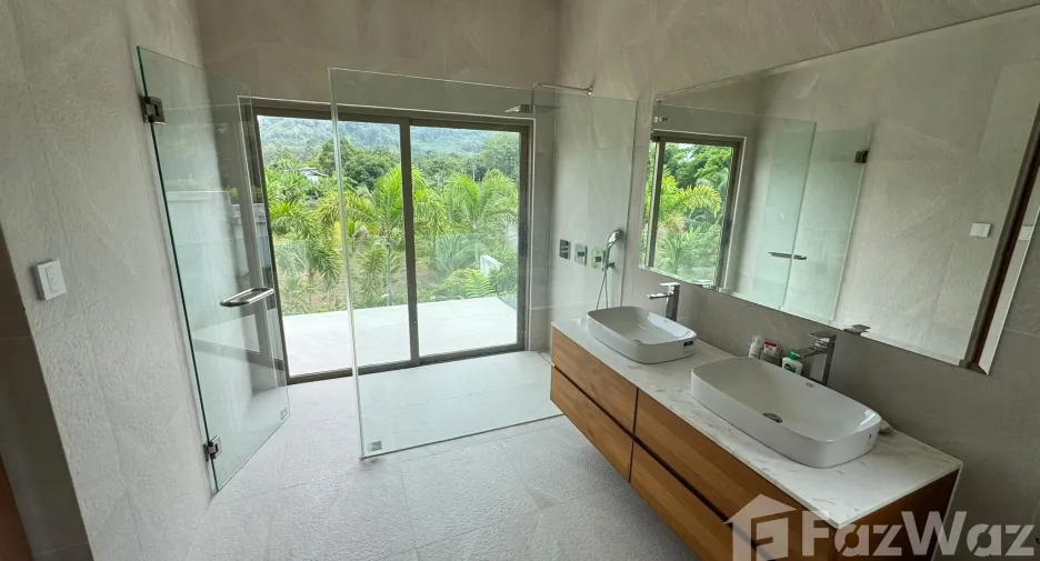 À vendre et à louer 4 chambres villa à Thalang, Phuket