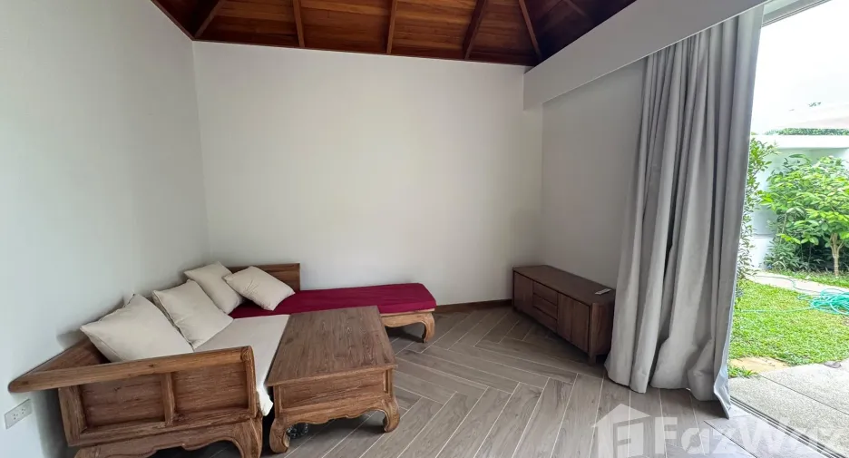 À vendre et à louer 4 chambres villa à Thalang, Phuket