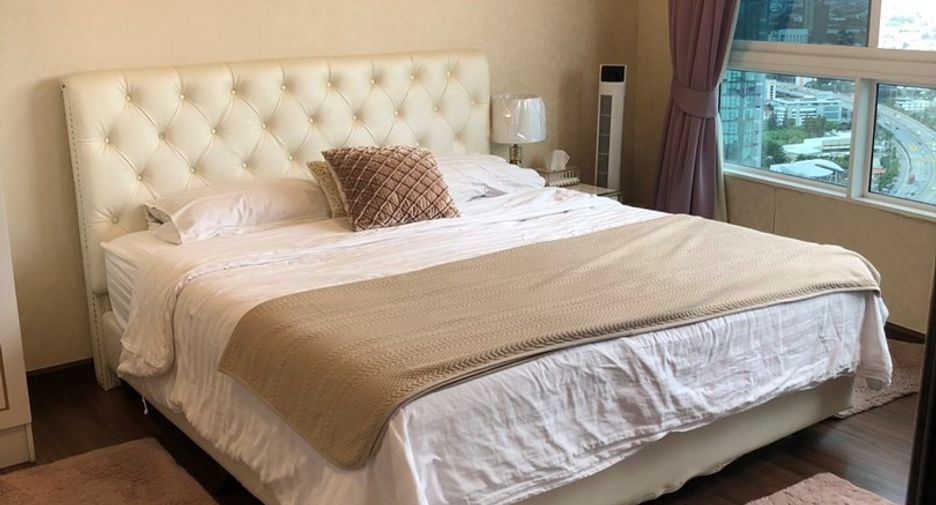 For sale 2 bedrooms condo in Yan Nawa, Bangkok