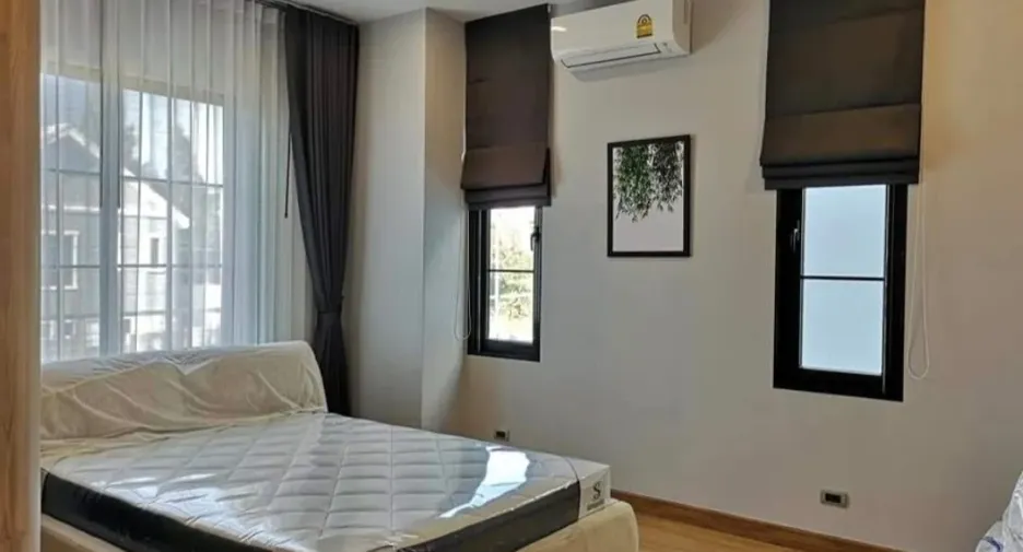 For sale 4 bedrooms house in Min Buri, Bangkok