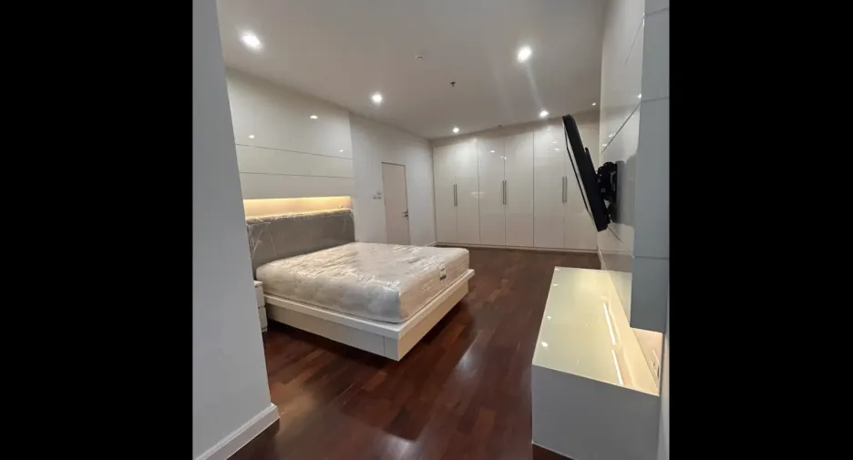 For rent 2 bedrooms condo in Chatuchak, Bangkok