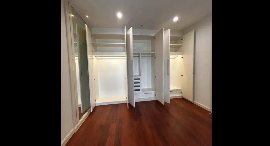 For rent 2 bedrooms condo in Chatuchak, Bangkok