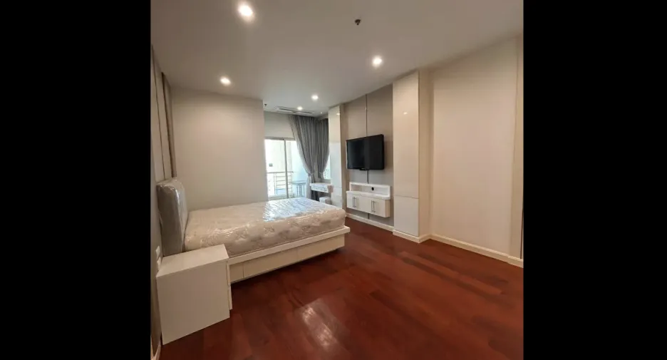 For rent 2 bedrooms condo in Chatuchak, Bangkok