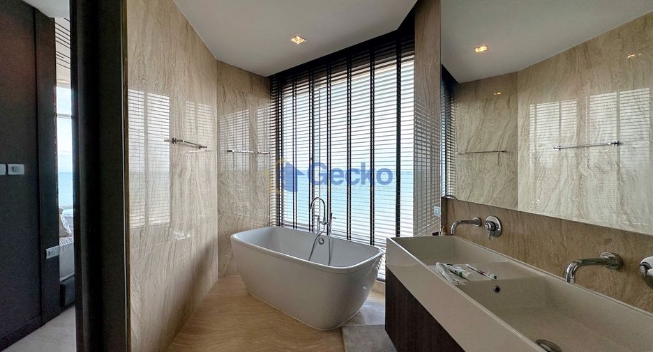 For sale 4 bedrooms condo in Jomtien, Pattaya