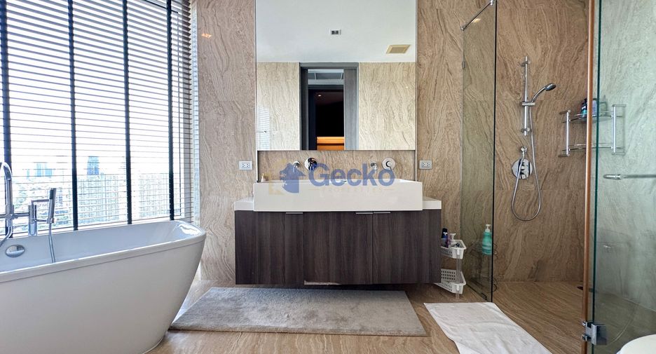 For sale 4 bedrooms condo in Jomtien, Pattaya