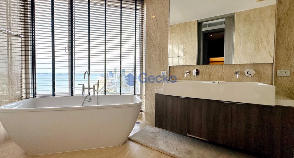 For sale 4 bedrooms condo in Jomtien, Pattaya