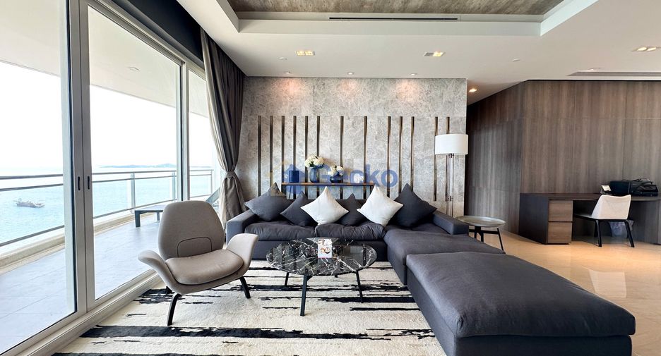 For sale 4 bedrooms condo in Jomtien, Pattaya
