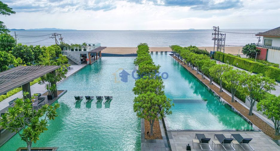 For sale 4 bedrooms condo in Jomtien, Pattaya