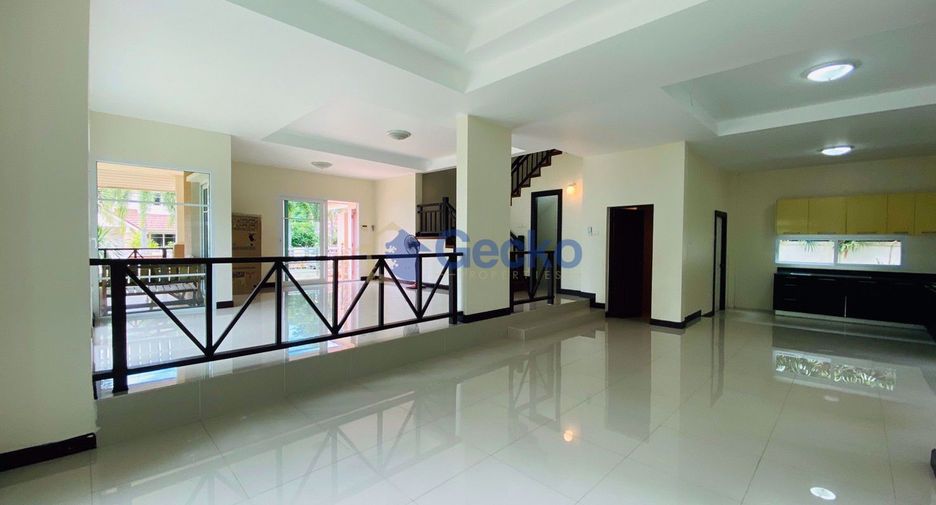 À louer 3 chambres maison à Bang Lamung, Chonburi