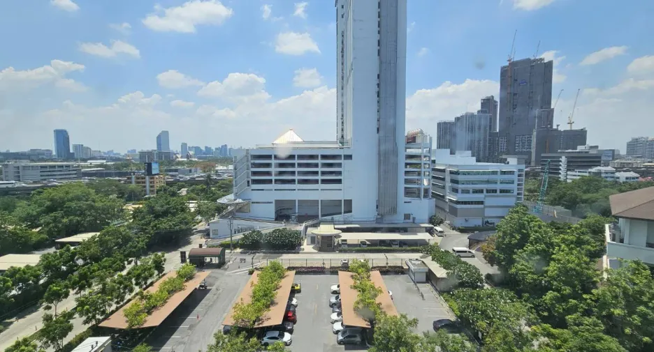 À louer 1 chambre condo à Huai Khwang, Bangkok