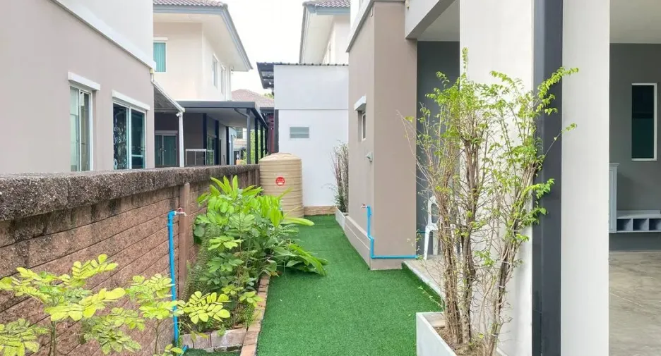 For sale and for rent 4 bedrooms house in Suan Luang, Bangkok