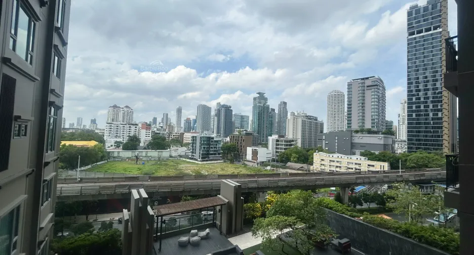 À vendre 1 chambre condo à Khlong Toei, Bangkok