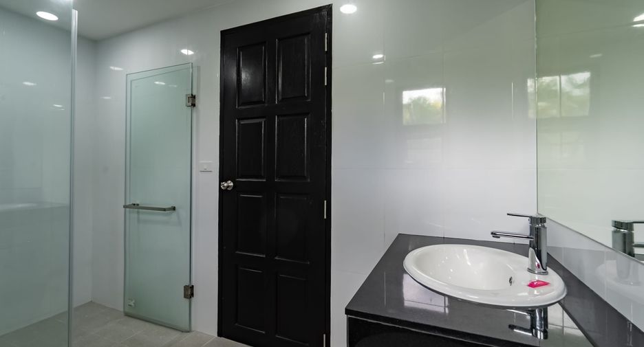 For rent 3 ベッドルーム villa in Mueang Phuket, Phuket