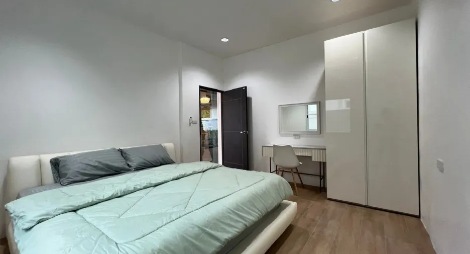 Haus zur Miete mit 4 Zimmer in Bang Lamung, Chonburi