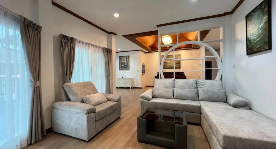 Haus zur Miete mit 4 Zimmer in Bang Lamung, Chonburi