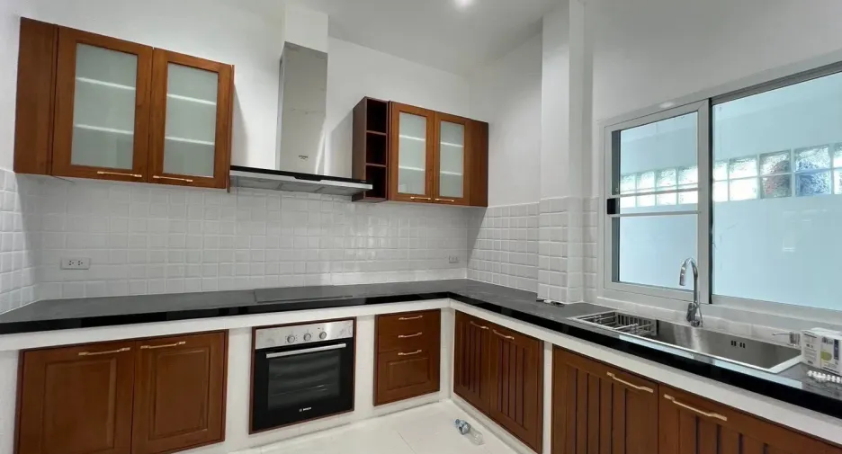 Haus zur Miete mit 4 Zimmer in Bang Lamung, Chonburi